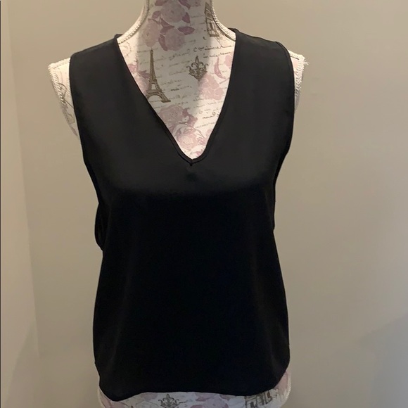 Cute tank with open sides - Picture 2 of 3